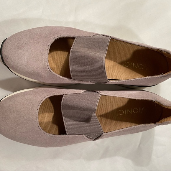 Vionic slip on shoes - Picture 3 of 5